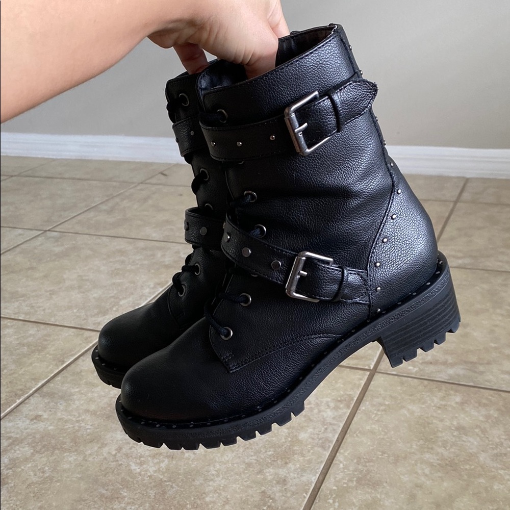 Black Leather Women's Boots - Picture 6 of 7